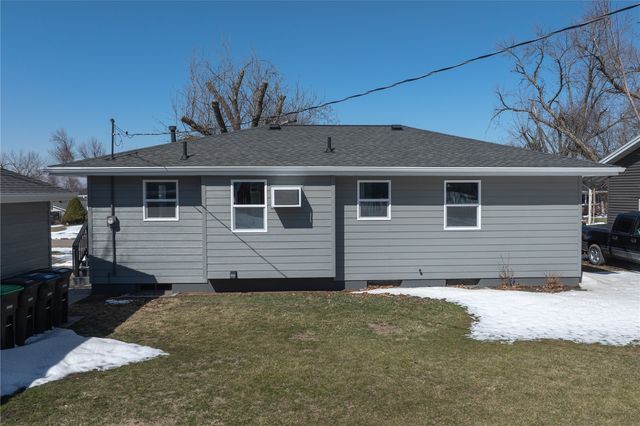 2455 Mcgowan Boulevard, Marion, IA 52302