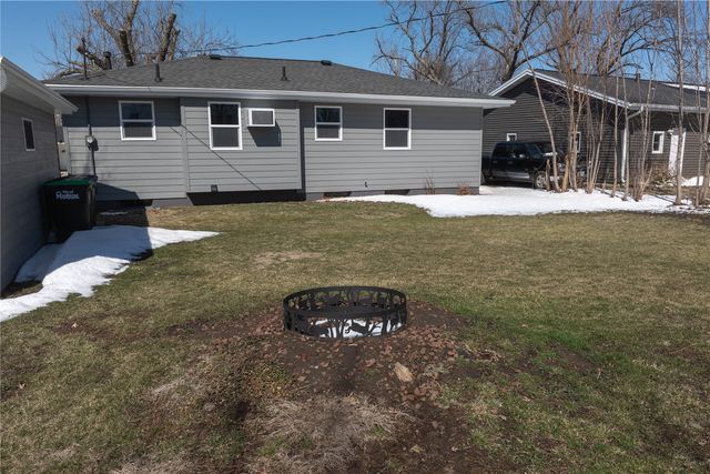 2455 Mcgowan Boulevard, Marion, IA 52302