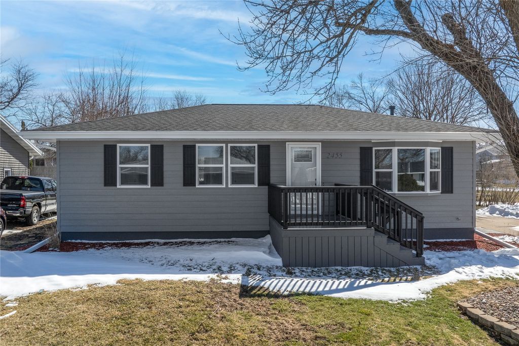 2455 Mcgowan Boulevard, Marion, IA 52302