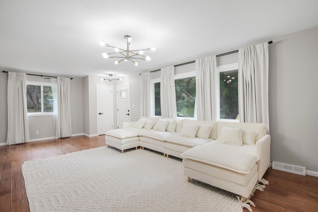 5317 Forest Road, Minnetonka, MN 55345