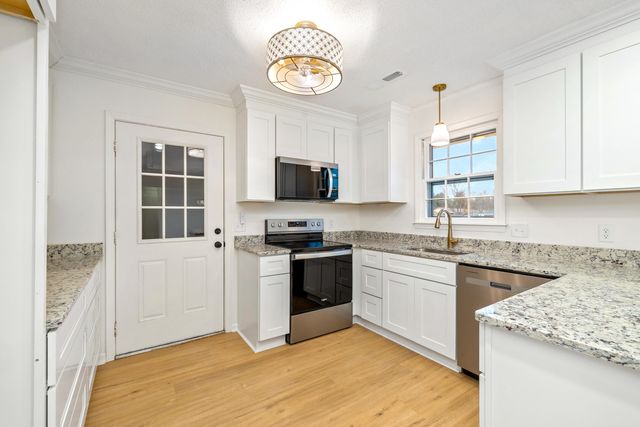 2732 Sandhill Drive, Sumter, SC 29154