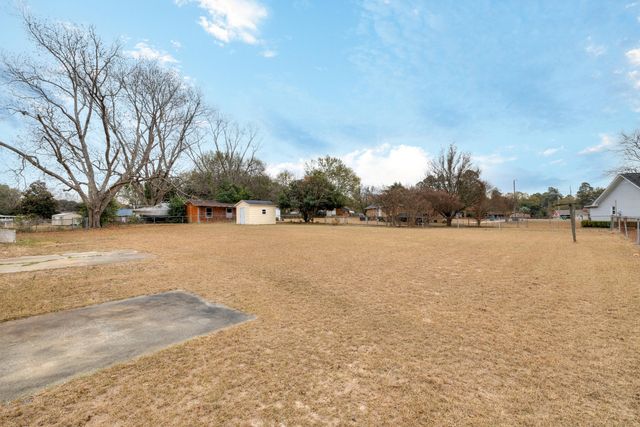 2732 Sandhill Drive, Sumter, SC 29154