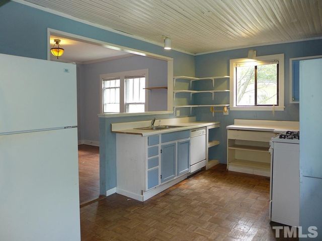 200 E Poplar Avenue, Carrboro, NC 27510