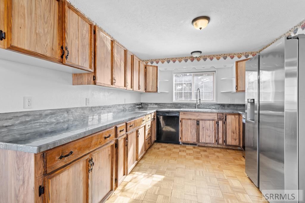 Image 10 of property listing at 1225 N 885 E, Shelley, ID 83274