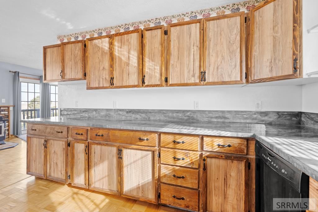 Image 12 of property listing at 1225 N 885 E, Shelley, ID 83274