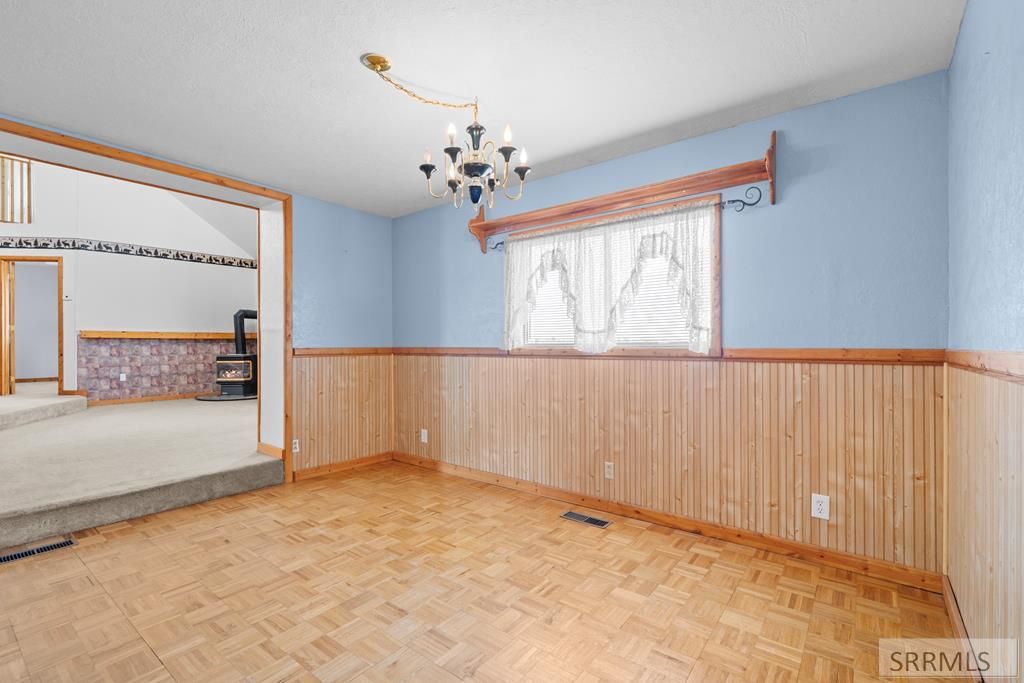 Image 17 of property listing at 1225 N 885 E, Shelley, ID 83274