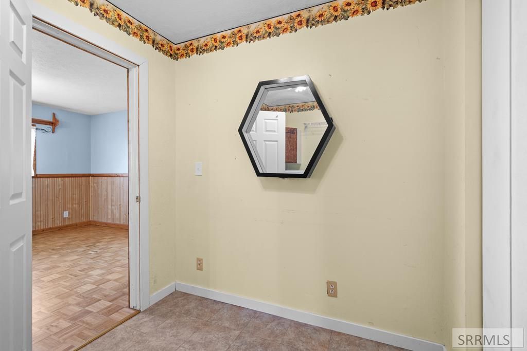 Image 19 of property listing at 1225 N 885 E, Shelley, ID 83274