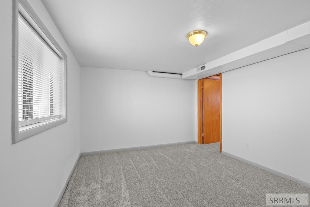 Image 42 of property listing at 1225 N 885 E, Shelley, ID 83274