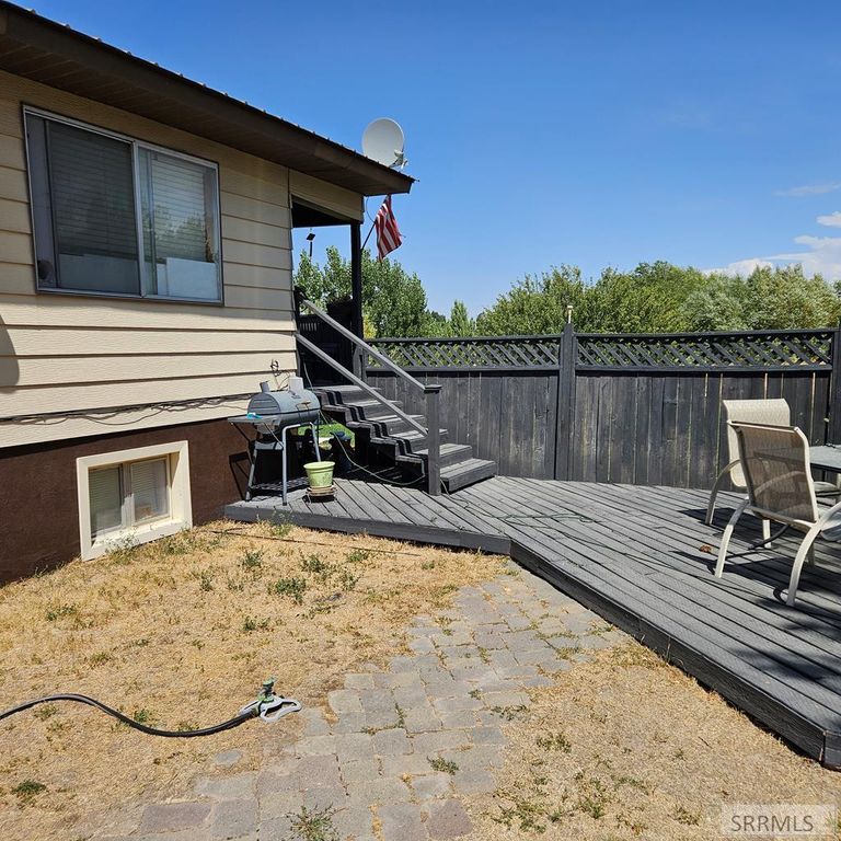 Image 57 of property listing at 1225 N 885 E, Shelley, ID 83274