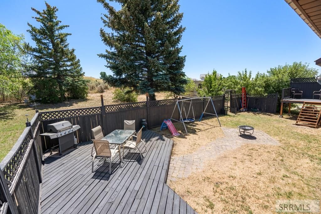 Image 58 of property listing at 1225 N 885 E, Shelley, ID 83274