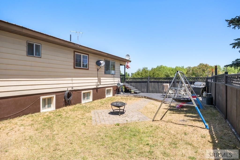 Image 59 of property listing at 1225 N 885 E, Shelley, ID 83274