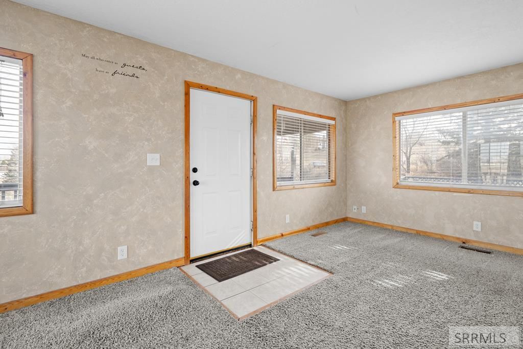 Image 6 of property listing at 1225 N 885 E, Shelley, ID 83274