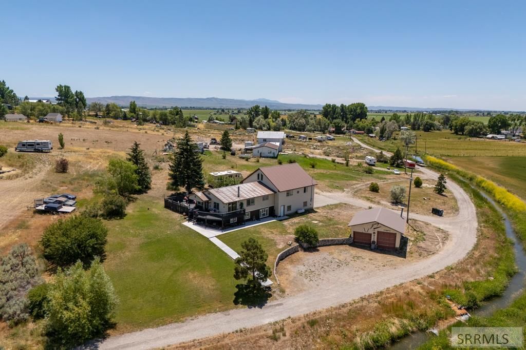 Image 61 of property listing at 1225 N 885 E, Shelley, ID 83274