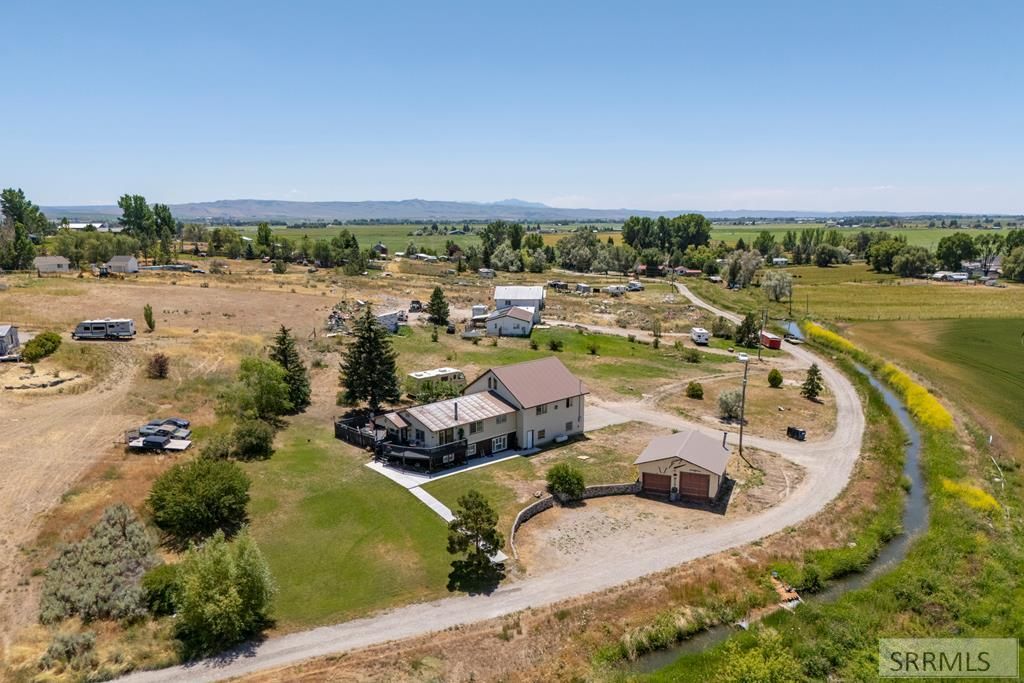 Image 66 of property listing at 1225 N 885 E, Shelley, ID 83274