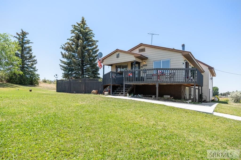 Image 75 of property listing at 1225 N 885 E, Shelley, ID 83274