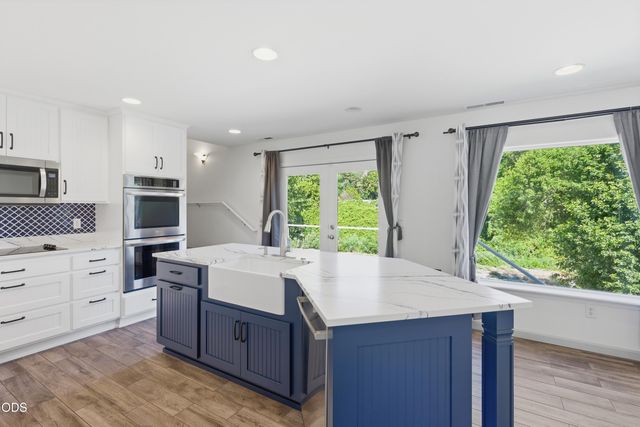 106 Creek View Lane, Rogue River, OR 97537