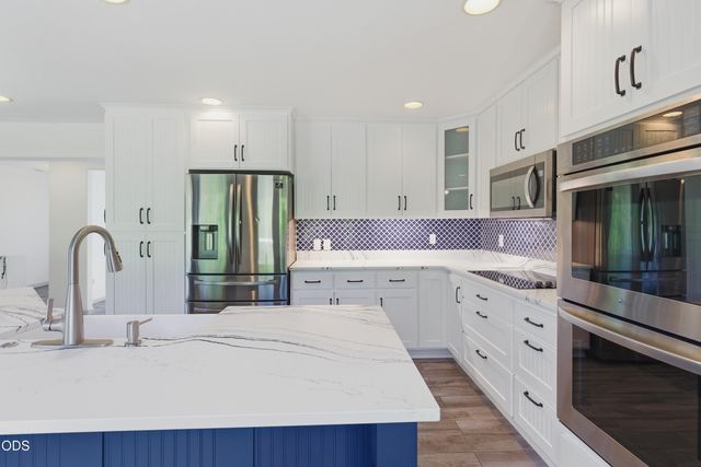 106 Creek View Lane, Rogue River, OR 97537