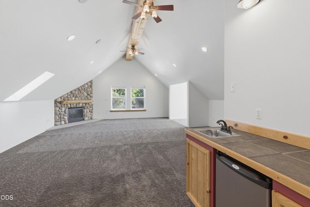 106 Creek View Lane, Rogue River, OR 97537