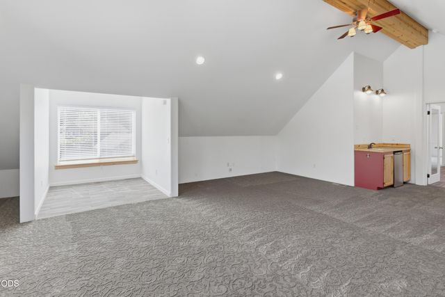 106 Creek View Lane, Rogue River, OR 97537