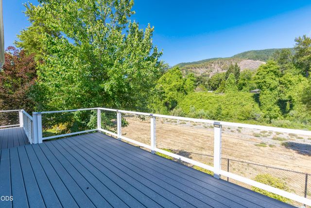 106 Creek View Lane, Rogue River, OR 97537