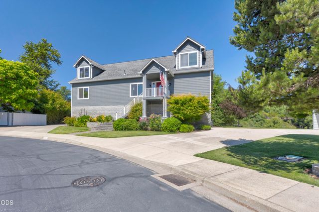 106 Creek View Lane, Rogue River, OR 97537
