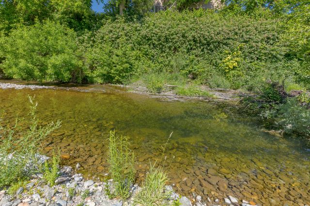 106 Creek View Lane, Rogue River, OR 97537