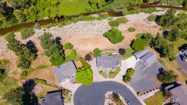 106 Creek View Lane, Rogue River, OR 97537