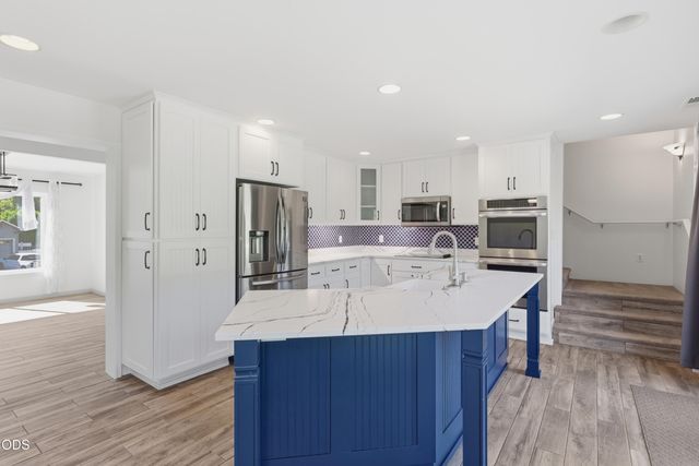 106 Creek View Lane, Rogue River, OR 97537