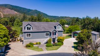 106 Creek View Lane, Rogue River, OR 97537