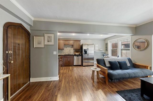 700 W 48th Street 206, Kansas City, MO 64112