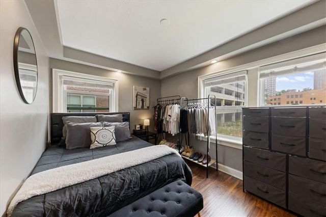 700 W 48th Street 206, Kansas City, MO 64112