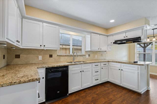 10446 Carlow Lane, La Porte, TX 77571