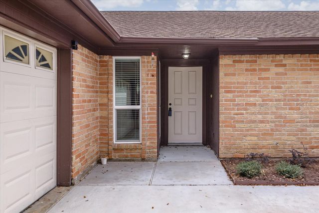 10446 Carlow Lane, La Porte, TX 77571