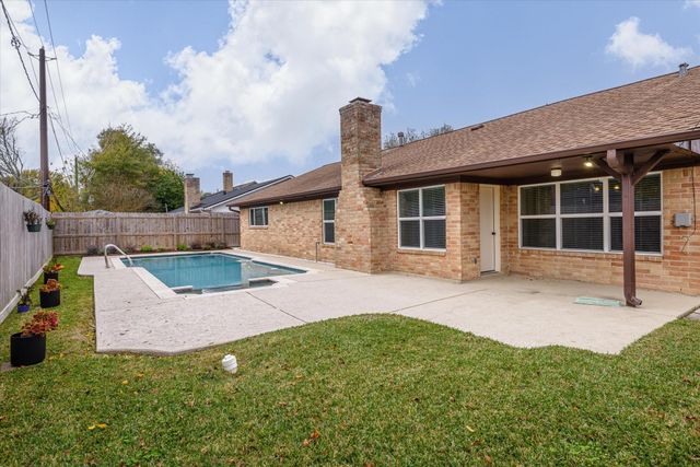 10446 Carlow Lane, La Porte, TX 77571