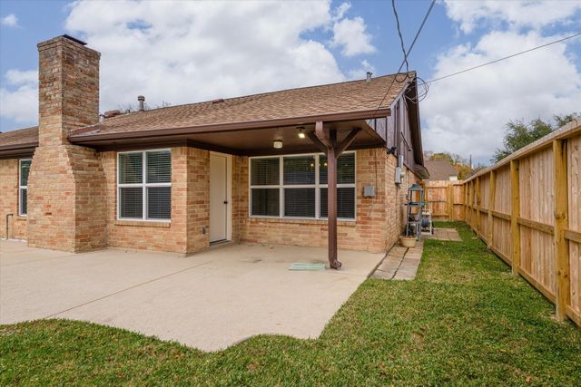 10446 Carlow Lane, La Porte, TX 77571