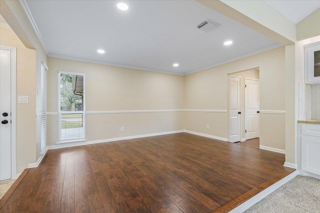 10446 Carlow Lane, La Porte, TX 77571