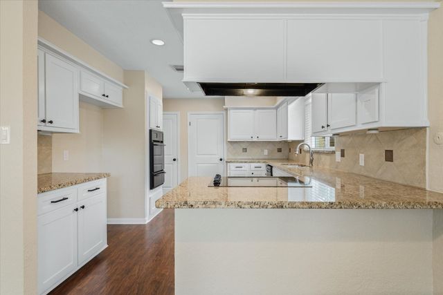 10446 Carlow Lane, La Porte, TX 77571