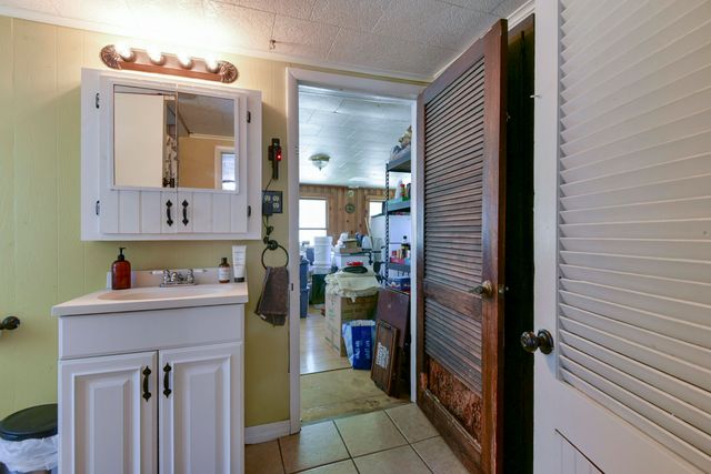 802 W Highway 76, Anderson, MO 64831