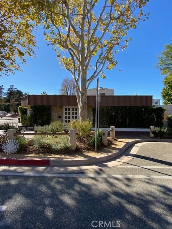 24237 Main Street, Newhall, CA 91321 — photo 2