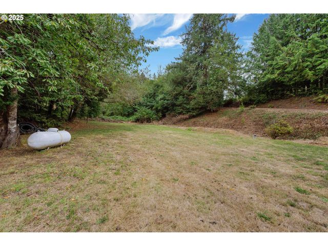 64175 SOLARI Rd, Coos Bay, OR 97420