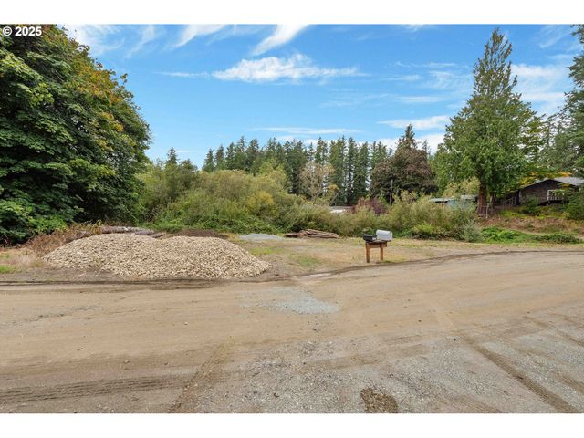 64175 SOLARI Rd, Coos Bay, OR 97420