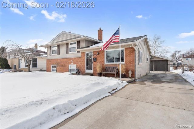 31664 Sweetbriar Drive, Rockwood, MI 48173