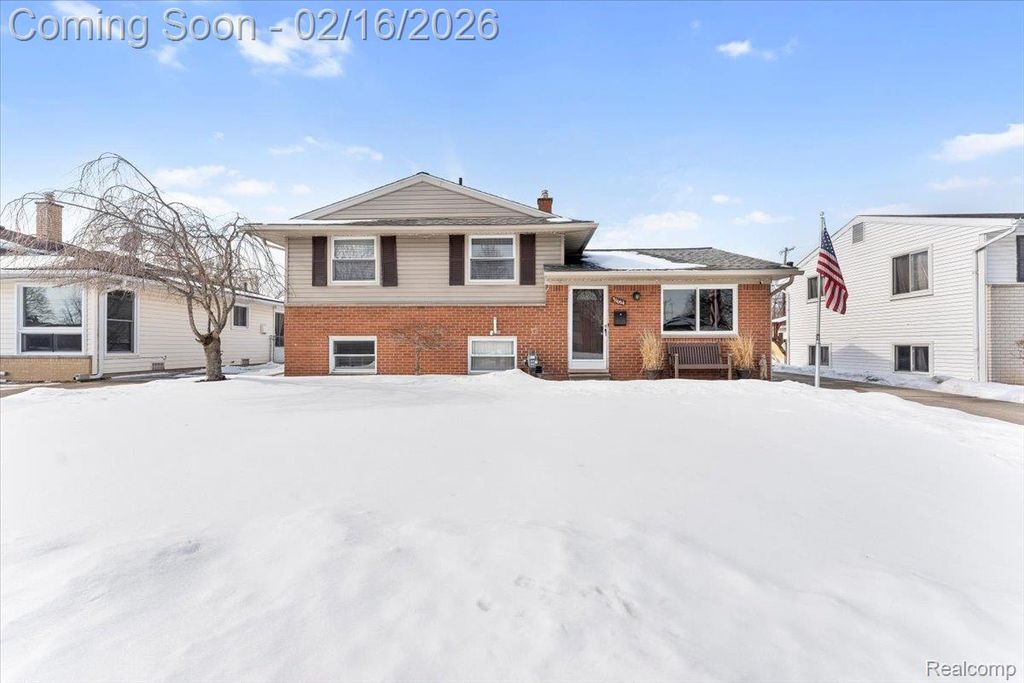 31664 Sweetbriar Drive, Rockwood, MI 48173