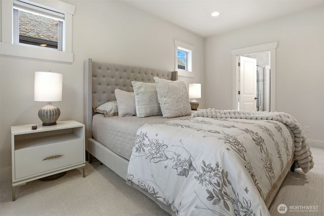 7248 115th Place SE, Newcastle, WA 98056