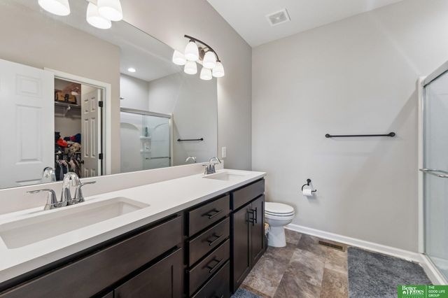 9806 Osprey Lane, Papillion, NE 68046