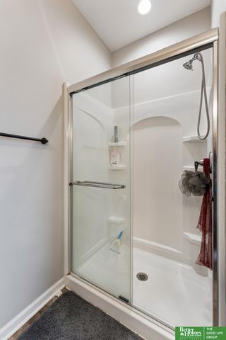 9806 Osprey Lane, Papillion, NE 68046