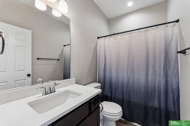 9806 Osprey Lane, Papillion, NE 68046