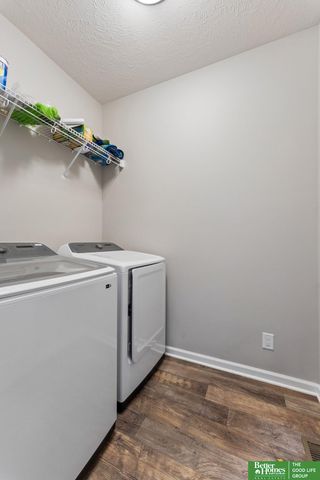 9806 Osprey Lane, Papillion, NE 68046