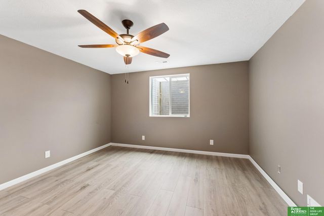 9806 Osprey Lane, Papillion, NE 68046