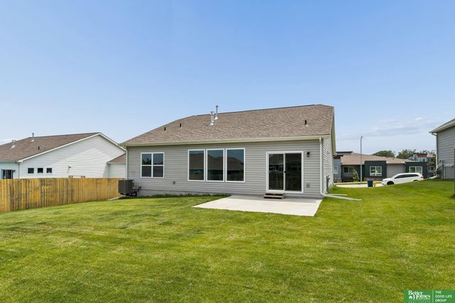 9806 Osprey Lane, Papillion, NE 68046